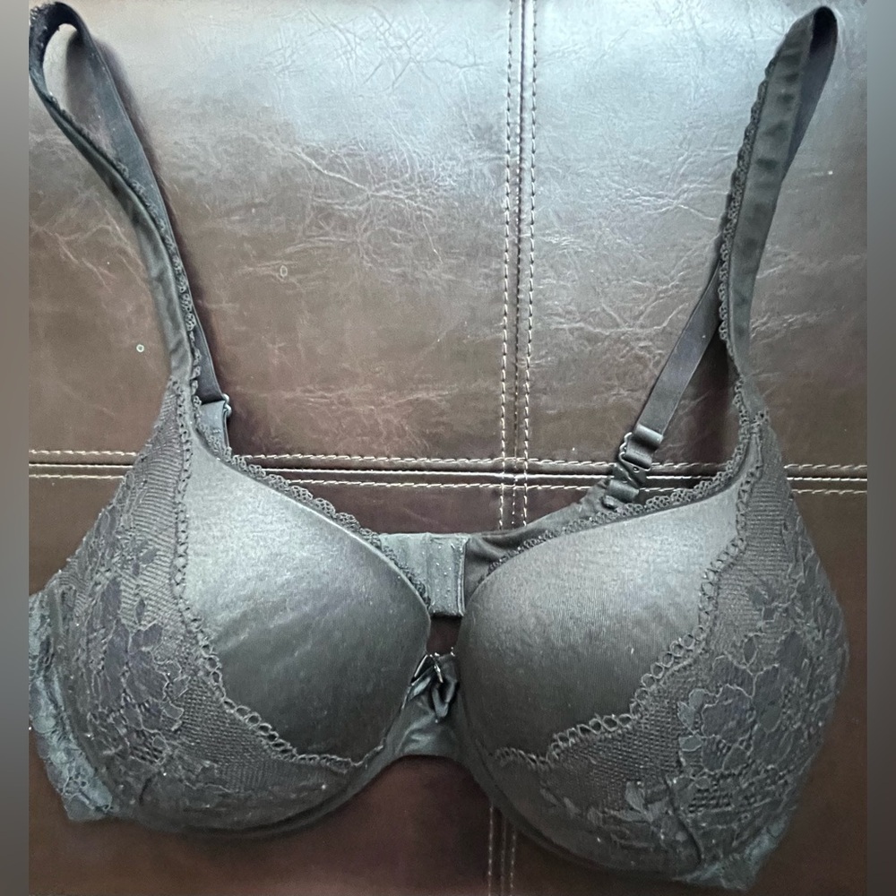 Victoria's Secret- Body by Victoria Perfect Shape Black Lace Bra